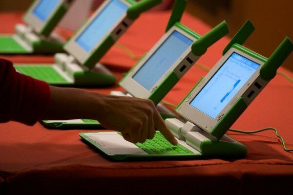 Kenyan parliament investigating laptops tender