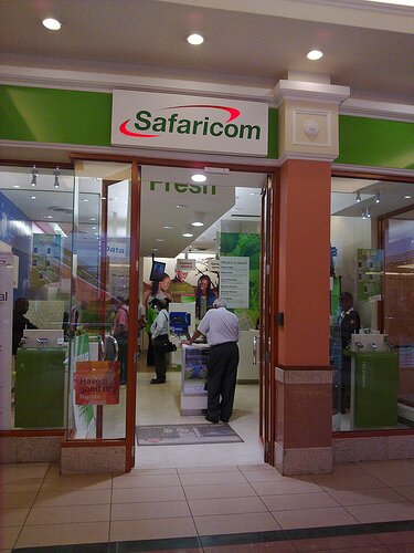 Safaricom Samsung S5 pre-order sales pass 300