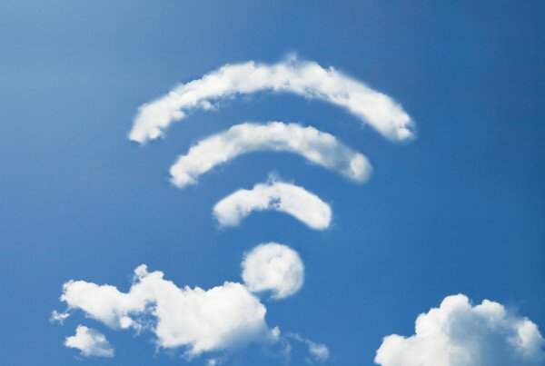 Mayor of Cape Town announces free WiFi at 61 public buildings